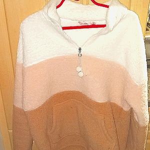 LA Vie Rose fuzzy sweater size medium. Great for the winter season!!